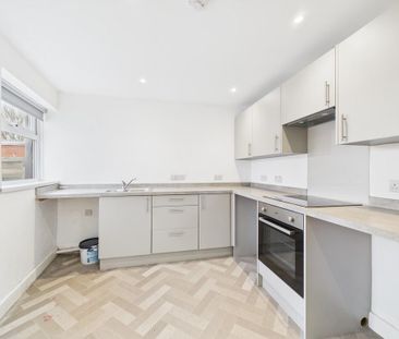 2 bedroom end of terrace house to rent - Photo 6