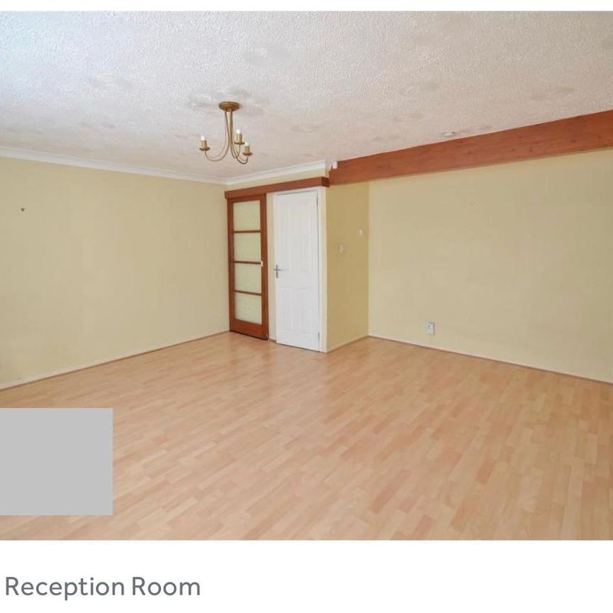 3 Bed Maisonette, Barnardo Drive, IG6 - Photo 1