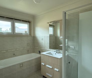 3/16A Emmett Street, Golden Square, Vic 3555 - Photo 4