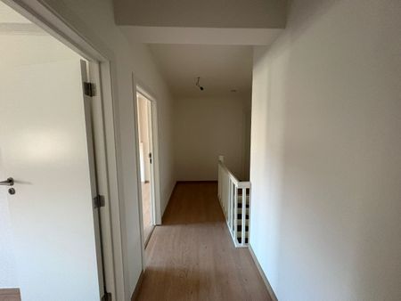 Instapklare gezinswoning met 3 slpk en tuin in Nieuwerkerken - Photo 4