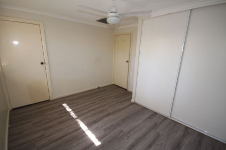 Two Bedroom Townhouse In Gated Complex - Photo 5