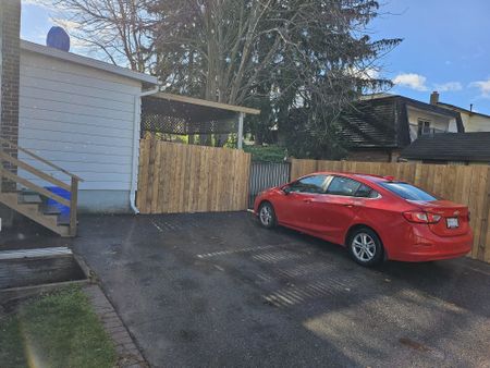 For Lease - 1422 Simcoe Street, Oshawa, Ontario - Photo 2