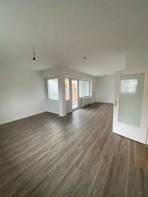 Wie neu! Modernisierte und energieeffiziente Wohnung! // 3.OG links - Photo 1