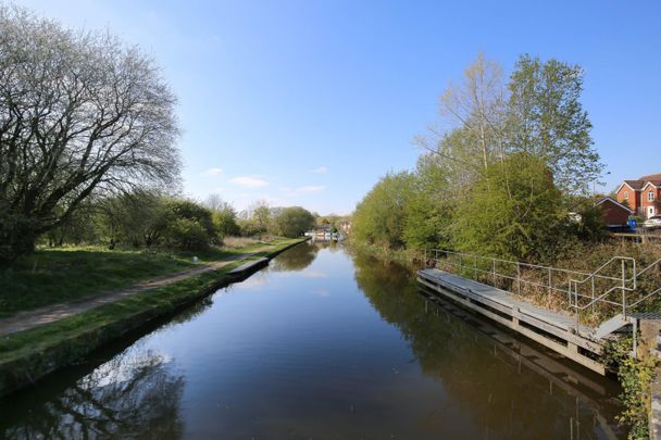 Herons Wharf, Appley Bridge, Wigan, Lancashire, WN6 9ET - Photo 1