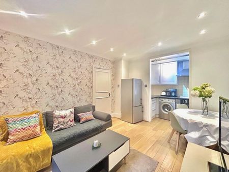 Ladbroke Grove, London - Photo 2