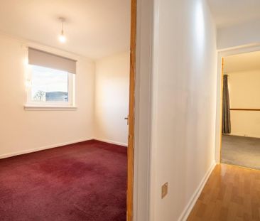 3 bedroom flat to rent - Photo 5