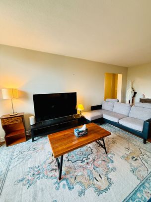 For Lease - 20 Edgecliff Golfway Unit# 202, Toronto, Ontario - Photo 1