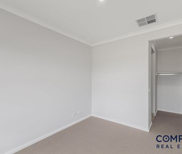 15 Buttercup Crescent, Armstrong Creek VIC 3217 - House For Rent | ... - Photo 3