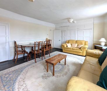 10 High Street, Totnes - Photo 2