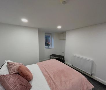 Room in a Shared House, Randolph Street, LS13 - Photo 2