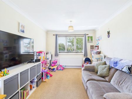 1 bedroom ground floor flat to rent - Photo 4