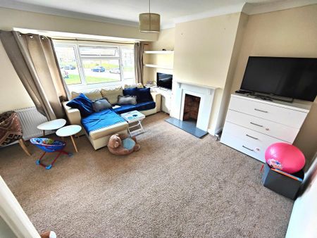 2 bedroom flat to rent - Photo 2