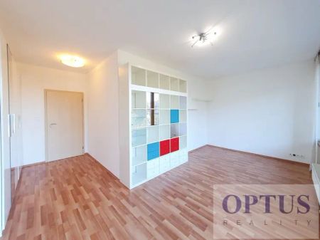 P5 Jinonice, ul. Břežánecká, částečně zař. moderní byt 3 + k.k., 2x balkon, 103 m - Photo 2
