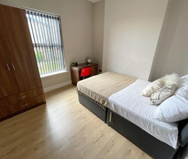 4 bedroom terraced house to rent - Photo 4