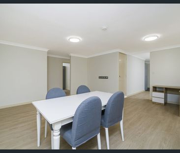 Delightful Villa in Prime Location - Photo 3