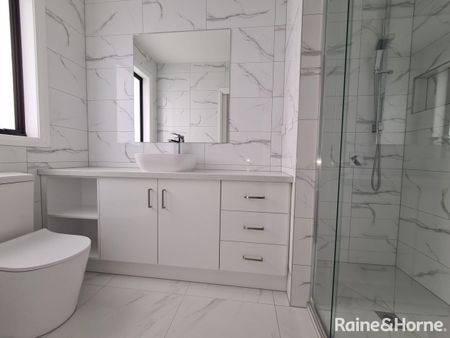 Modern Townhouse with central location - Photo 2