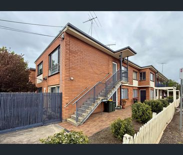 1/15 Robertson Street, Thomson, Vic 3219 - Photo 6