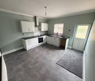 4 bedroom terraced house to rent - Photo 5
