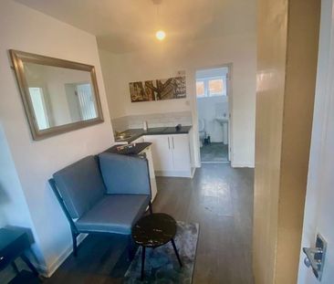 Studio Flat, Stoney Stanton Road, CV6 - Photo 1