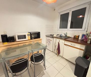 Location Appartement 1 pièce 31m² - Photo 3