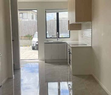 7/1 Sylvan Cresent, Te Atatu South - Photo 1