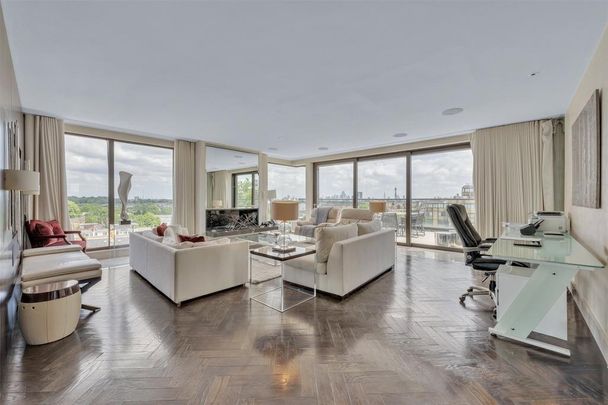 4 bedroom flat to rent - Photo 1