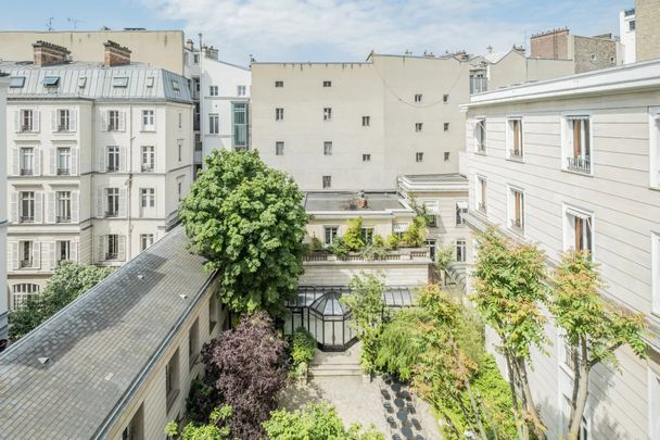 PARIS VIII – SUPERBE 5 PIÈCES MEUBLÉ DE 172 M2 – BOULEVARD HAUSSMANN _ MIROMMESNIL – 4EME ETAGE - Photo 1