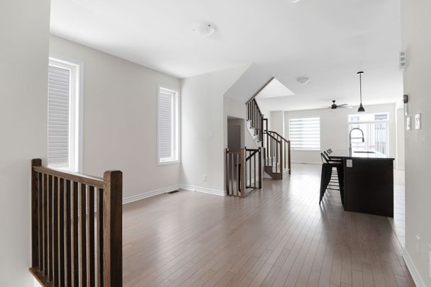 For Lease - 1011 Kijik Crescent, Blossom Park - Airport and Area, Ontario - Photo 1