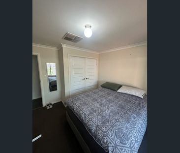 beautiful 3x1 brick house low maintenance with lot of storage - Photo 5