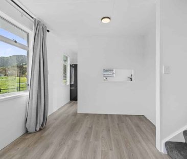 Antrim Cres, Wainuiomata - Photo 2