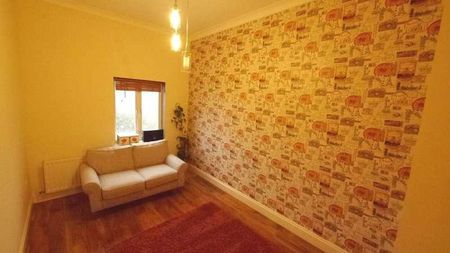 Dragon Road, Hatfield, AL10 - Photo 2