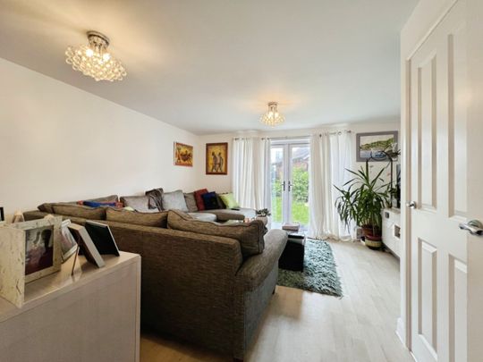 3 bedroom House To Let Total Size: 829 SQ FT - Photo 1