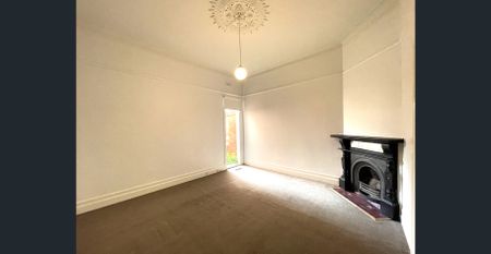 RENOVATED EXECUTIVE HOME - Photo 2