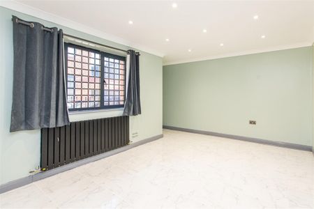 1 bed Flat To Let - Photo 3