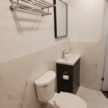 Toronto Bachelor Apt Available Utility Inclusive - Photo 4