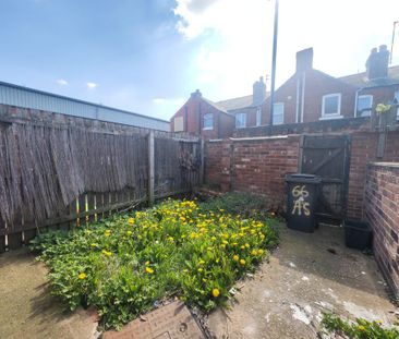 2 bedroom terraced house to rent - Photo 6