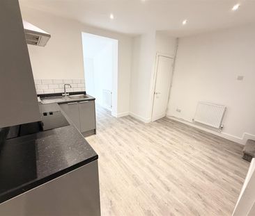 House - End Terrace For Rent Rhys Street, Tonypandy - Photo 5