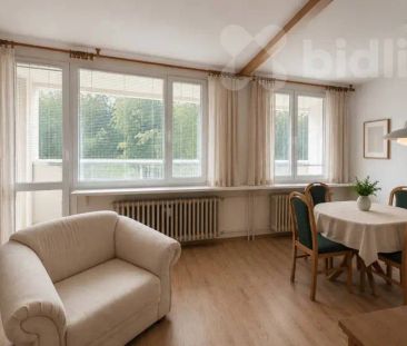 Pronájem bytu 3+1, 73 m² + zasklená lodžie 7 m², Praha 10... - Photo 2