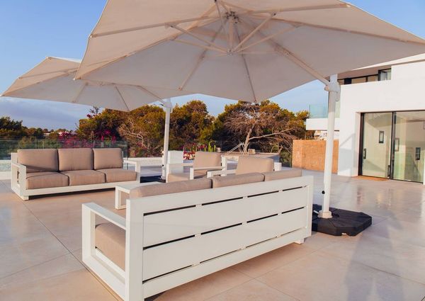 Luxury Detached House for rent in Santa Eulària des Riu, Spain