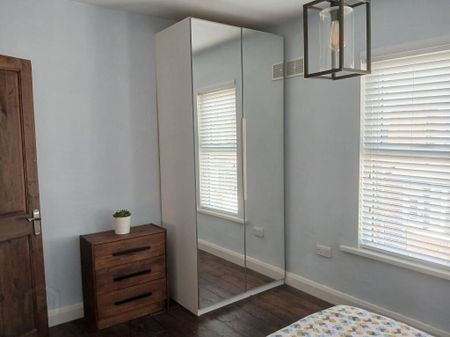 33 Kensington Avenue, Belfast, BT5 5JN - Photo 3