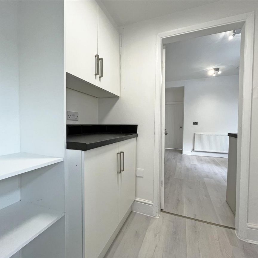 3 bedroom Terraced House to rent - Photo 1