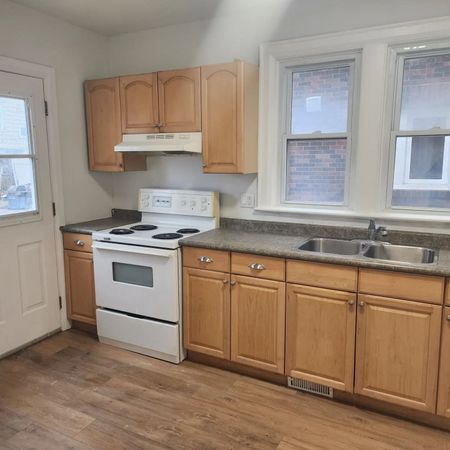 For Lease - 160 Adelaide Avenue Unit# Main, Oshawa, Ontario - Photo 2