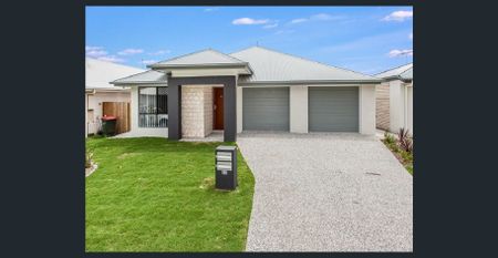 Modern, Low-Maintenance 2-Bedroom Duplex - With Air Conditioning & Remote Garage - Photo 2