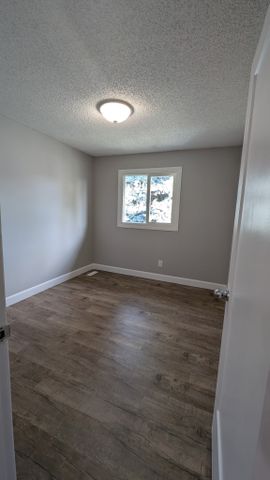 3 Bedroom - Photo 4