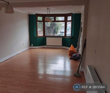 3 bedroom semi-detached house to rent - Photo 1