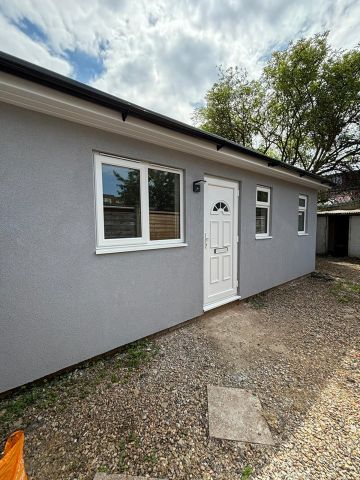Studio Flat, Cavendish Road, N18 - Photo 2