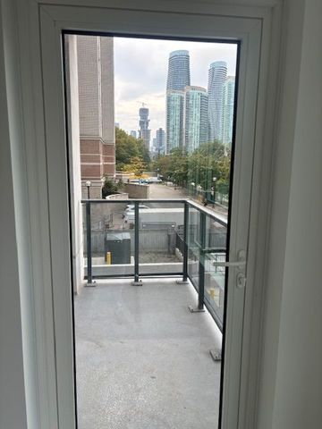 For Lease - 202 Burnhamthorpe Road Unit# 203, Mississauga, Ontario - Photo 2