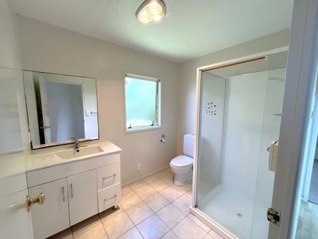 Somerville - Photo 2