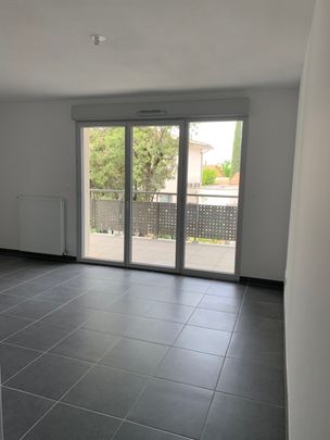 Location Appartement 2 pièces 46m² LES ANGLES 30133 - Photo 1