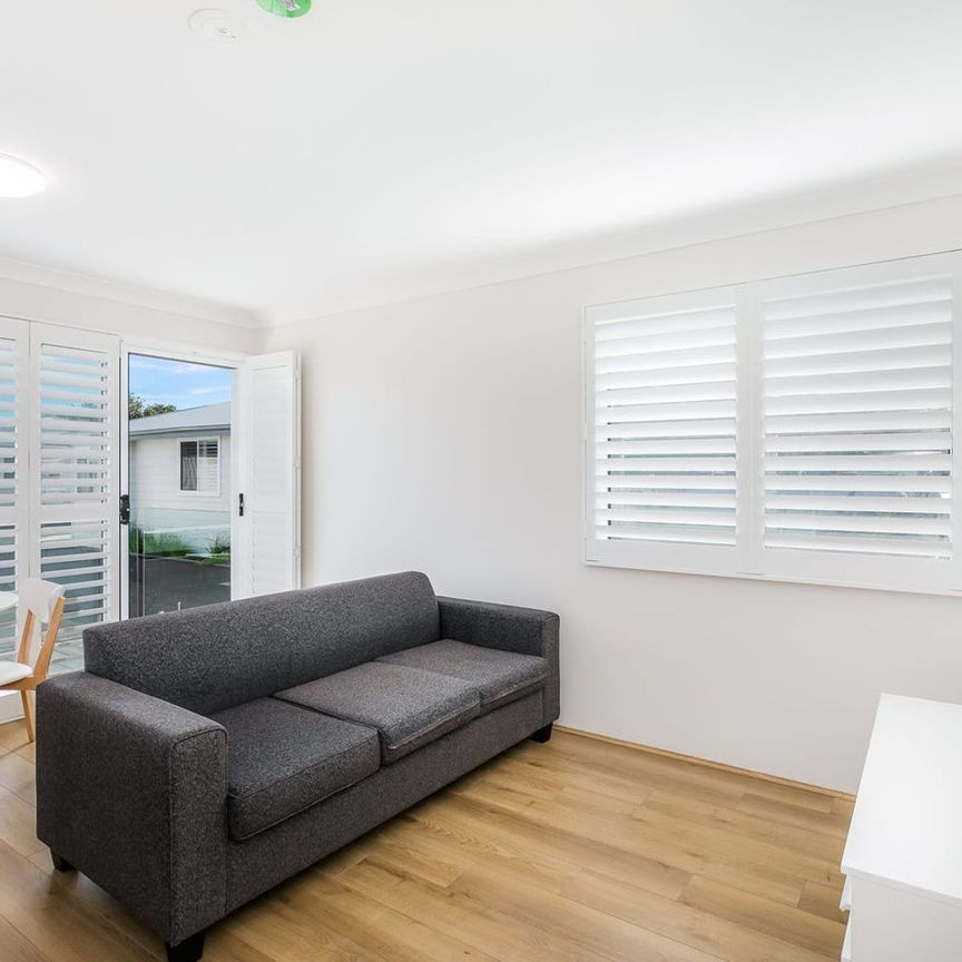 Beachside Villa Living Opposite Silver Beach - Photo 1